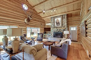 Remote Idaho Mountain Lodge w/ River Access!