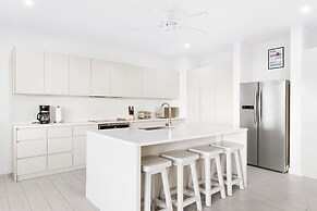 Westmoreland Hills - Whitehaven by Blue Sky Luxury