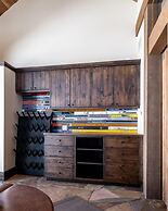 7 Renegade Rd 6 Bedroom Home by Moonlight Basin Lodging