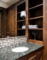 7 Renegade Rd 6 Bedroom Home by Moonlight Basin Lodging