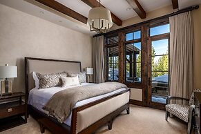 7 Renegade Rd 6 Bedroom Home by Moonlight Basin Lodging