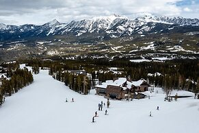 7 Renegade Rd 6 Bedroom Home by Moonlight Basin Lodging