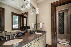 7 Renegade Rd 6 Bedroom Home by Moonlight Basin Lodging