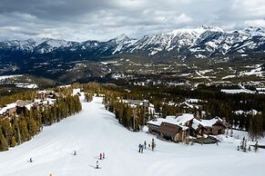 7 Renegade Rd 6 Bedroom Home by Moonlight Basin Lodging