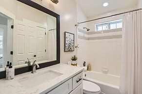 Chalet Central Park City! 3 Bedroom Home by RedAwning