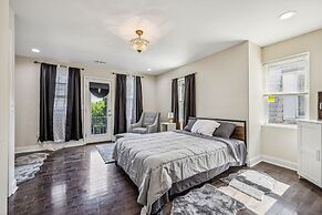 Elegant 5br Townhome In Prime Location 5 Bedroom Townhouse by RedAwnin