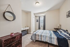 Elegant 5br Townhome In Prime Location 5 Bedroom Townhouse by RedAwnin