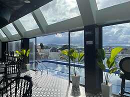 TTR Skypool View Hotel