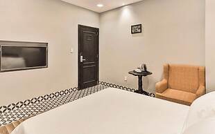 TTR Skypool View Hotel