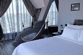 TTR Skypool View Hotel