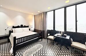 TTR Skypool View Hotel