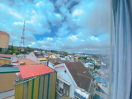 TTR Skypool View Hotel