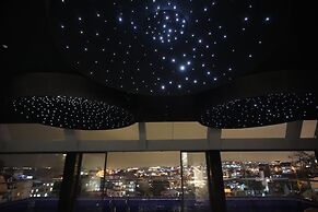 TTR Skypool View Hotel