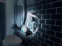 TTR Skypool View Hotel