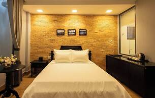 TTR Skypool View Hotel