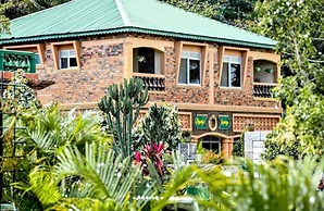 Country lake resort Garuga