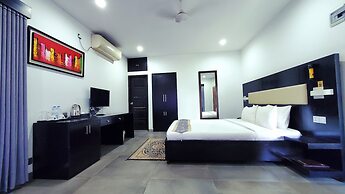 Kokomo Sunset Resort
