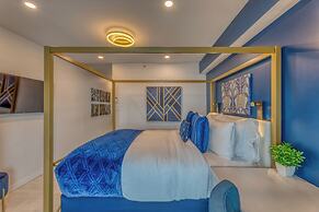 Art Deco Broadway Bedroom (with Shared Common Area)