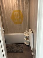 Enchanting Enfield Studio Free Parking