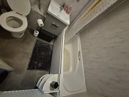 Enchanting Enfield Studio Free Parking