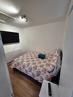 Enchanting Enfield Studio Free Parking