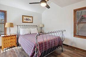 The Aerie 3 Bedroom Cabin by RedAwning