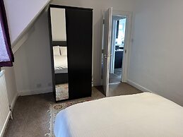 Apartment - Sleeps 4 & Free Parking