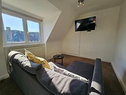 Apartment - Sleeps 4 & Free Parking