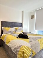 2 Ensuite Central Access- Cityview & Parking