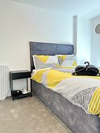 2 Ensuite Central Access- Cityview & Parking