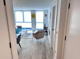 2 Ensuite Central Access- Cityview & Parking