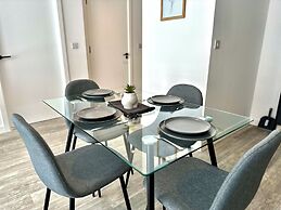 2 Ensuite Central Access- Cityview & Parking