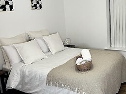 Birmingham City 2 Bedroom Apartment - Free Parking