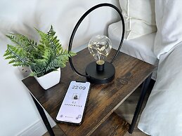 Birmingham City 2 Bedroom Apartment - Free Parking