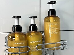 Birmingham City 2 Bedroom Apartment - Free Parking