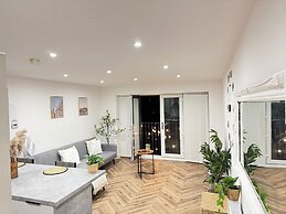 Birmingham City 2 Bedroom Apartment - Free Parking