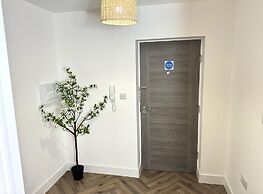 Birmingham City 2 Bedroom Apartment - Free Parking
