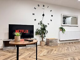 Birmingham City 2 Bedroom Apartment - Free Parking