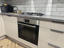 Birmingham City 2 Bedroom Apartment - Free Parking