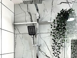 Birmingham City 2 Bedroom Apartment - Free Parking