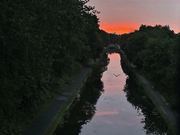 Birmingham City 2 Bedroom Apartment - Free Parking