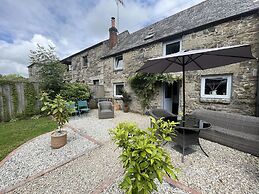 Beautiful Character Cottage - With Hot Tub