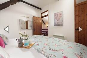 Beautiful Character Cottage - With Hot Tub