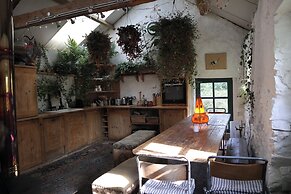 Hapus Hideaway Retreat Site