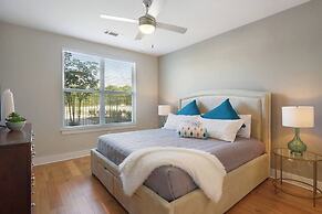 Luxurious Downtown Condo