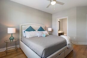 Luxurious Downtown Condo