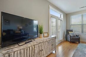 Luxurious Downtown Condo