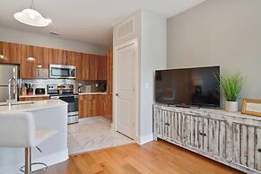 Luxurious Downtown Condo