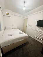 Gatwick Birchwood Lodge