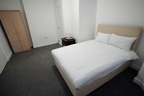 Gatwick Birchwood Lodge